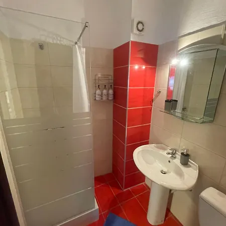 & Riverfront 1 Apartment