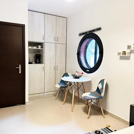 Apartment & Riverfront 1 *