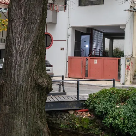 Apartment & Riverfront 1