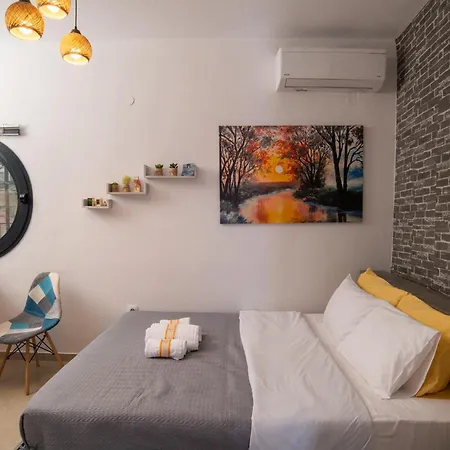 & Riverfront 1 Apartment