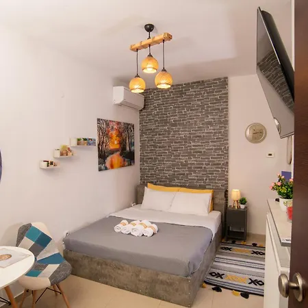 Apartment & Riverfront 1 *